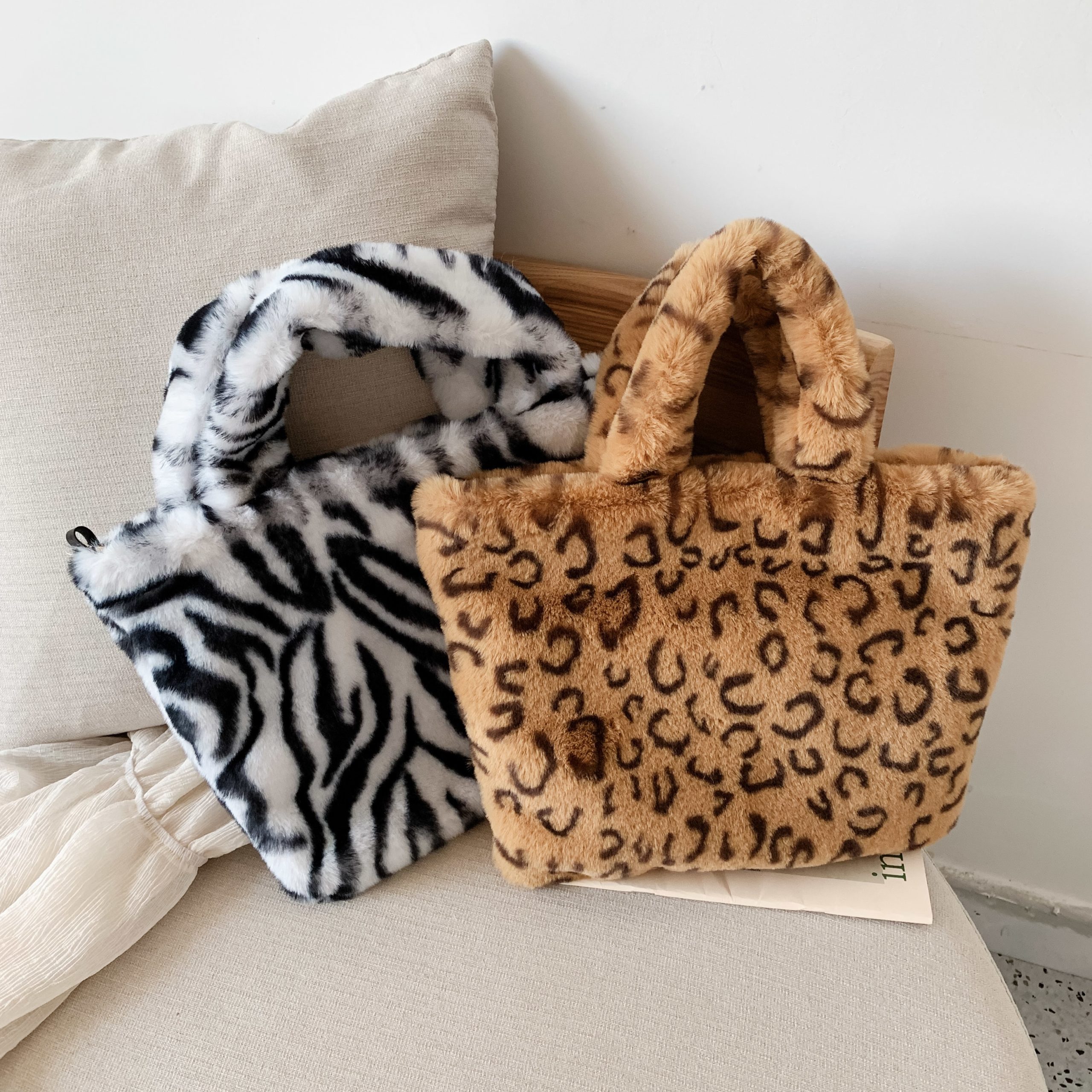 Winter shoulder bag female leopard female bag chain large plush winter handbag 